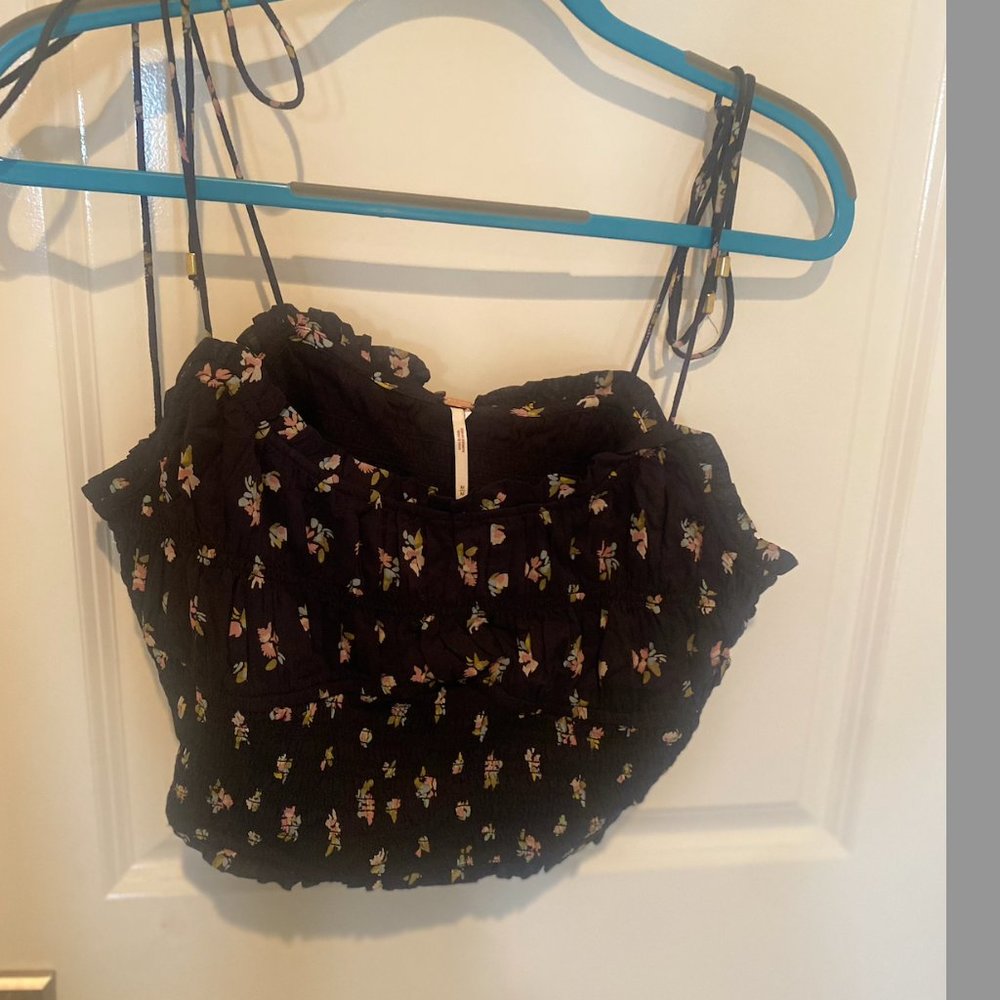 Free People Black with Small Flowers Cropped Ruched Top, Size M
